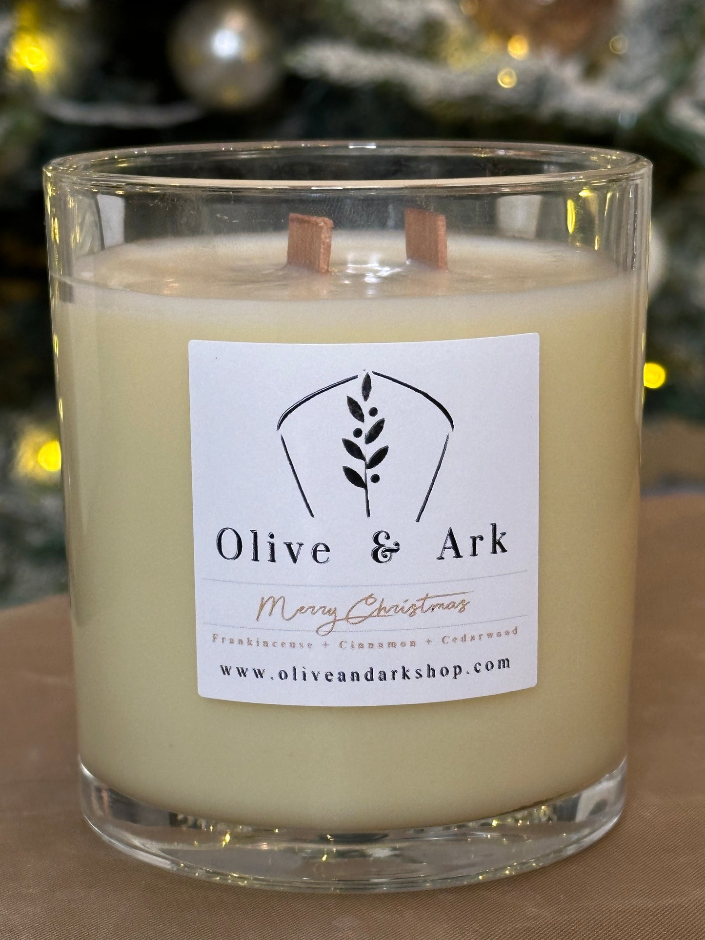 Merry Christmas Candle | 12 OZ | Product Image