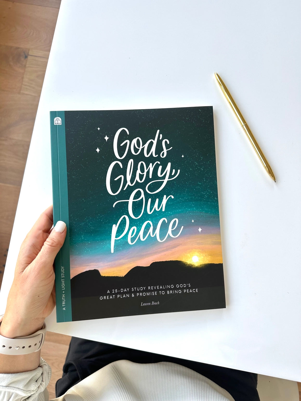 God's Glory, Our Peace: a Christmas Bible Study Workbook image 0